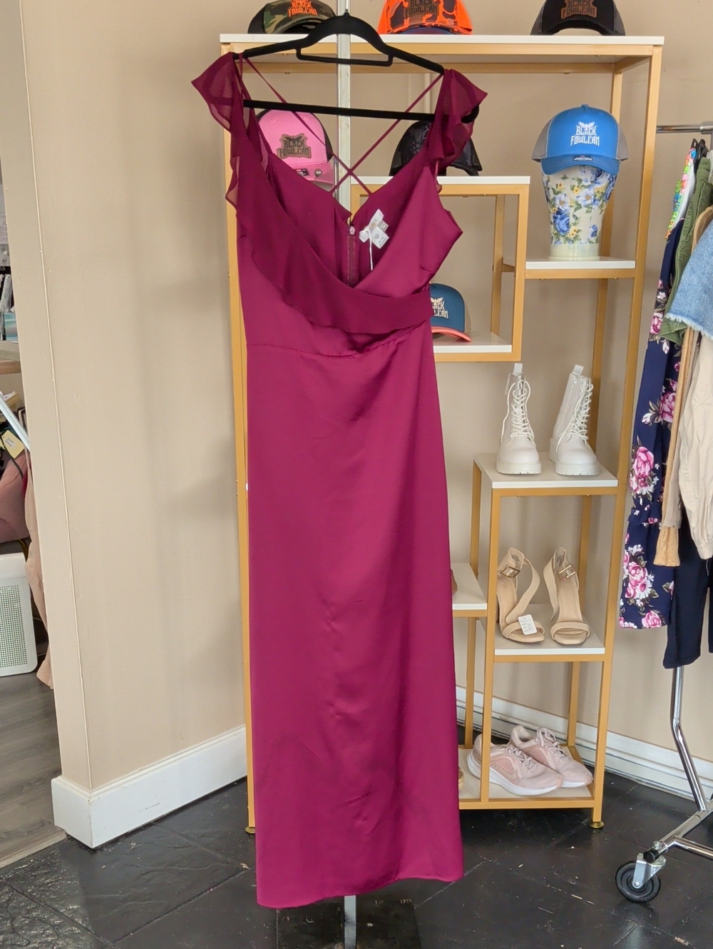 Elegant Ruffle V-Neck Maxi Dress in Burgundy